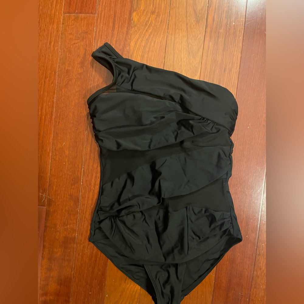 Elegant Black One-Shoulder Swim One Piece